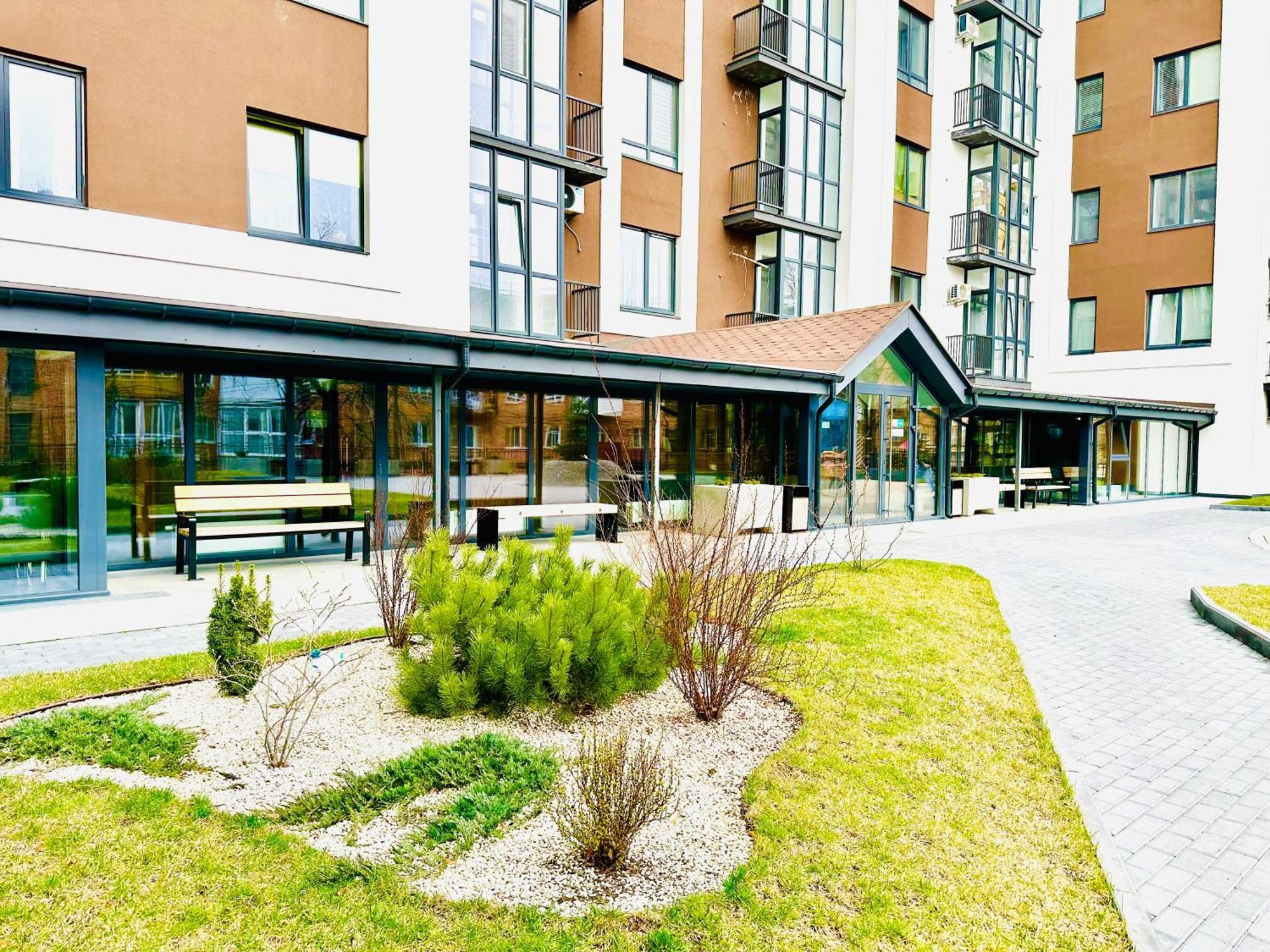 Modern Apartments With A Coffee Machine In The City Center, A View Of The City Rivne Exteriör bild